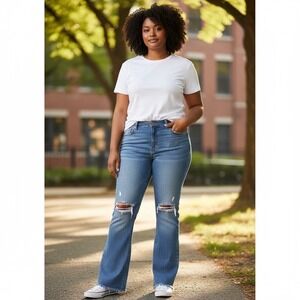 Seven7 Women's Slim Flare Leg‎ Distressed Denim Jeans Light Wash Size 16